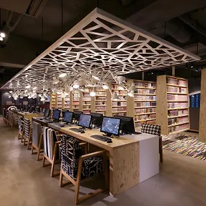 Capsule hotel Booth Netcafe & Capsule, Tokyo